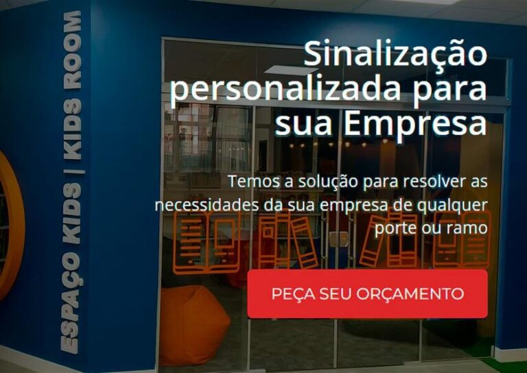 Sinalização e comunicação visual do Espaço Kids do Colégio Positivo em Curitiba